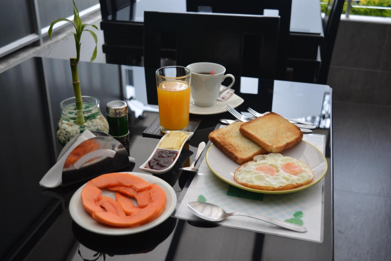 Hotel Quality Comfort House Богота Екстериор снимка
