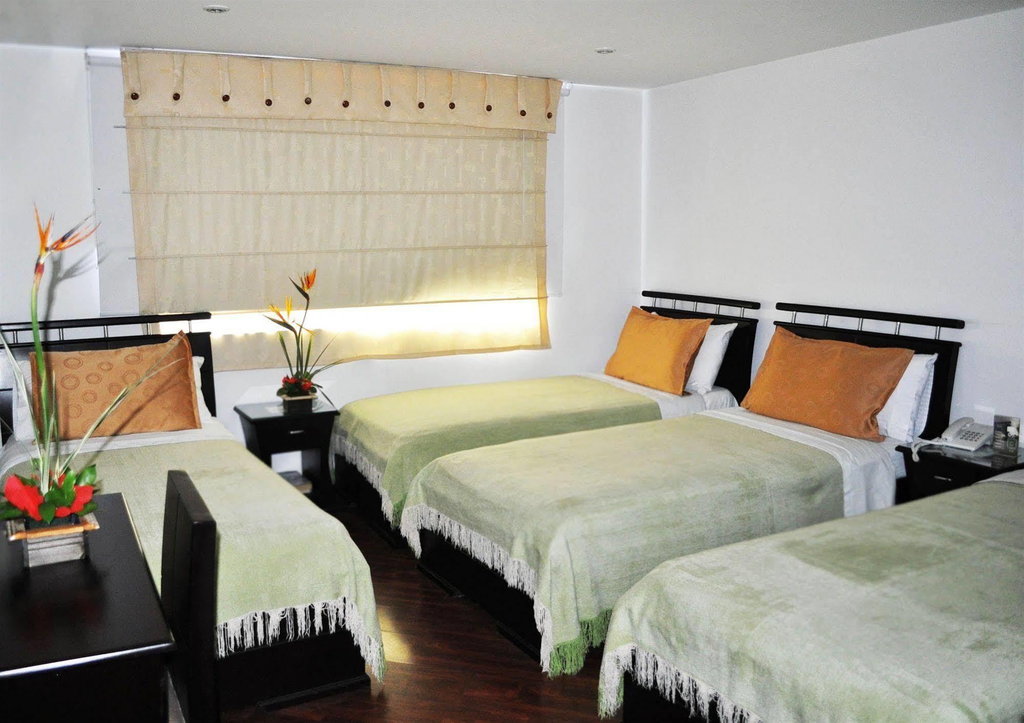 Hotel Quality Comfort House Богота Екстериор снимка